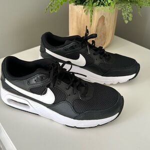 Nike Air Max sneakers. Women. 8.5